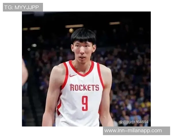 周琦表现平平提前退赛仅得5分9板第三节提前返回更衣室引发关注 周琦表现平平提前退赛仅得5分9板第三节提前返回更衣室引发关注